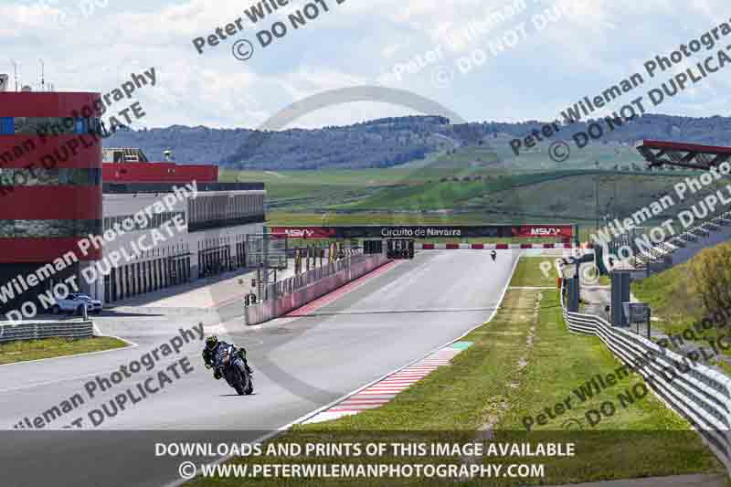 cadwell no limits trackday;cadwell park;cadwell park photographs;cadwell trackday photographs;enduro digital images;event digital images;eventdigitalimages;navarra;no limits trackdays;peter wileman photography;racing digital images;trackday digital images;trackday photos